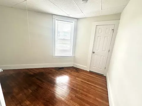 1060 Chicopee St, Chicopee, MA 01013 photo 17