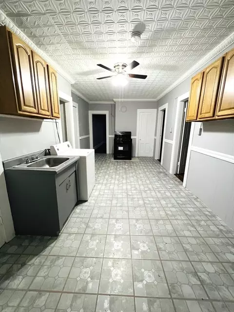 1060 Chicopee St, Chicopee, MA 01013 photo 7