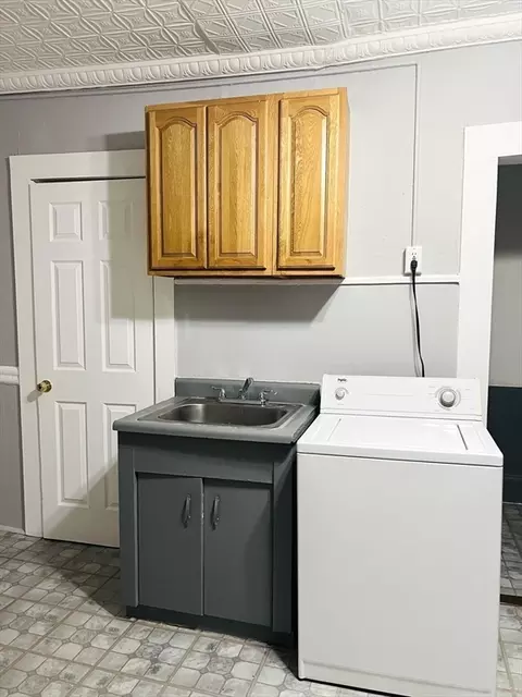 1060 Chicopee St, Chicopee, MA 01013 photo 9