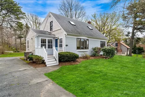 714 Crowell Rd, Chatham, MA 02650