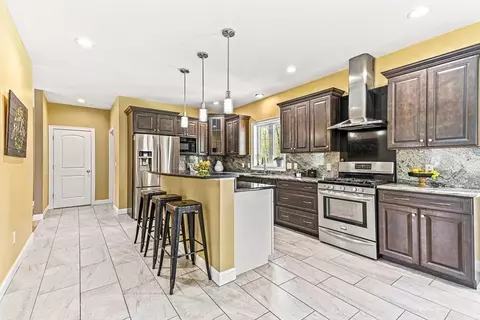 96 Clement Rd, Dracut, MA 01826 photo 4