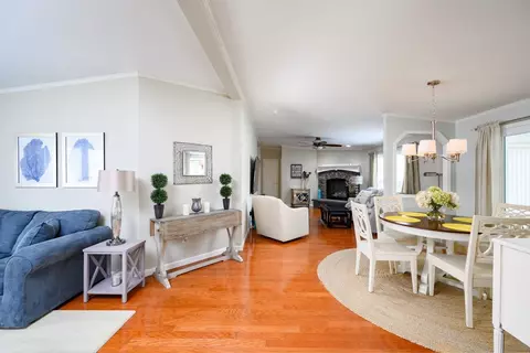 4402 Pheasant Ln, Middleboro, MA 02346
