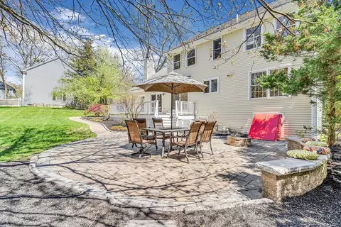 Exterior - 6 Captain Handley Rd, Acton, MA 01720 photo 4 of 6
