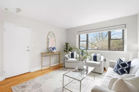 81 Norwood Ave #5, Newton, MA 02459