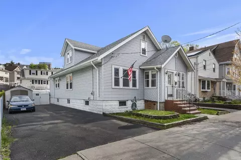 Exterior - 14 Clarence St, Everett, MA 02149 photo 2 of 4