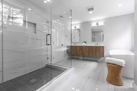 Bath - 25 Ridgeway Ave, Needham, MA 02492 photo 3 of 9