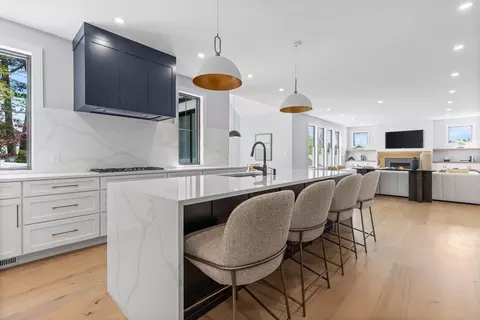 Kitchen - 25 Ridgeway Ave, Needham, MA 02492 photo 4 of 5