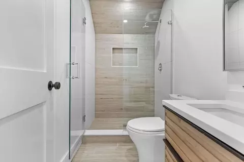 Bath - 25 Ridgeway Ave, Needham, MA 02492 photo 8 of 9