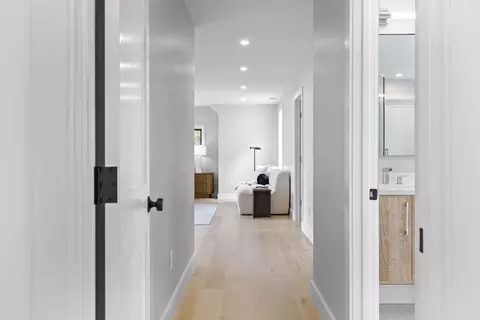 Entry Way - 25 Ridgeway Ave, Needham, MA 02492 photo 4 of 5