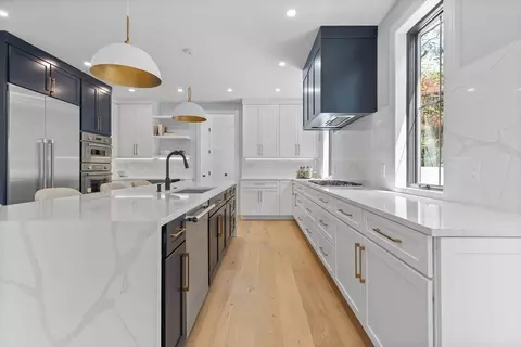 Kitchen - 25 Ridgeway Ave, Needham, MA 02492 photo 2 of 5