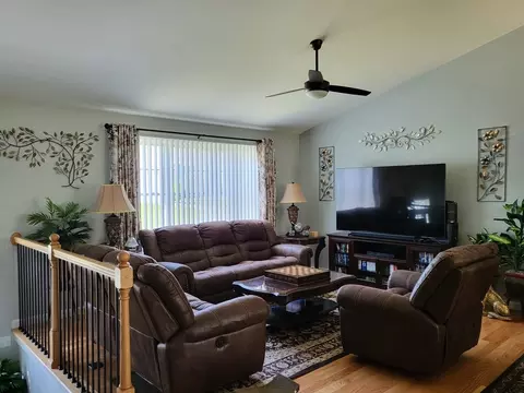 174 Emmett St, Fall River, MA 02721 photo 2