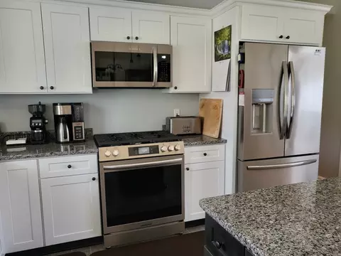 174 Emmett St, Fall River, MA 02721 photo 5