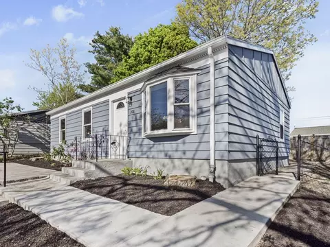 101 Northdale Rd, Boston, MA 02132