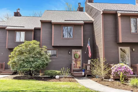 44 Thornhill Rd #44, Stratham, NH 03885