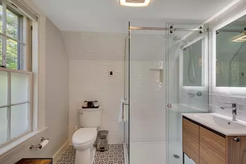 Bath - 108 Garden St, Needham, MA 02492 photo 2 of 3