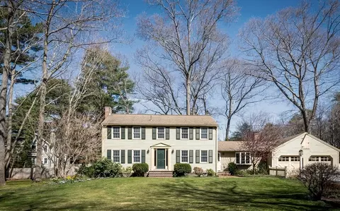 15 Walnut Rd, Wenham, MA 01984