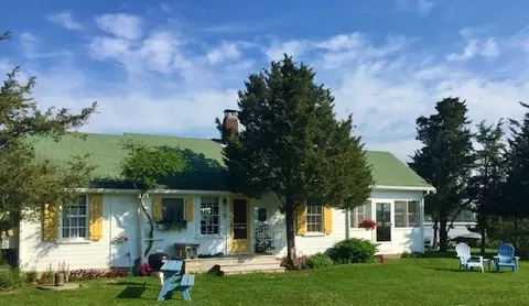 30 Lydias Island Rd, Wareham, MA 02571