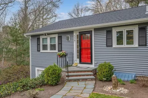 598 Bumps River Rd, Barnstable, MA 02655