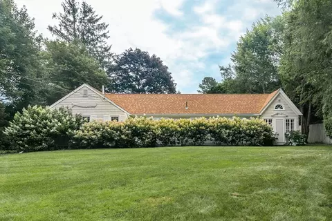 Exterior - 311 Main St, Barnstable, MA 02632 photo 2 of 11