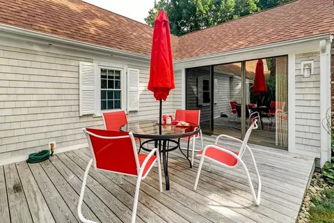 Exterior - 311 Main St, Barnstable, MA 02632 photo 10 of 11