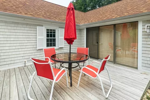 Exterior - 311 Main St, Barnstable, MA 02632 photo 4 of 11