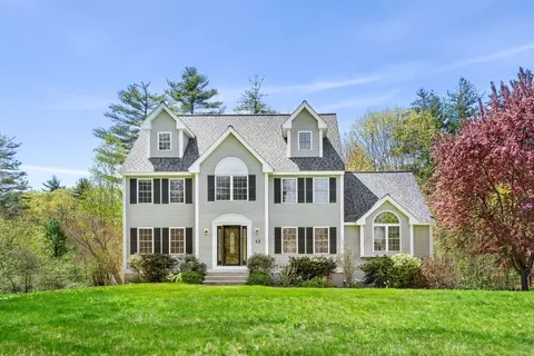 12 Brittany Ln, Dunstable, MA 01827