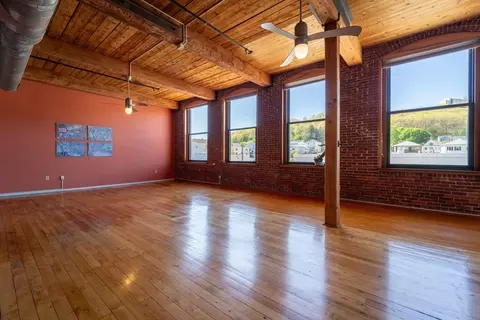 1 Envelope Ter #202, Worcester, MA 01604