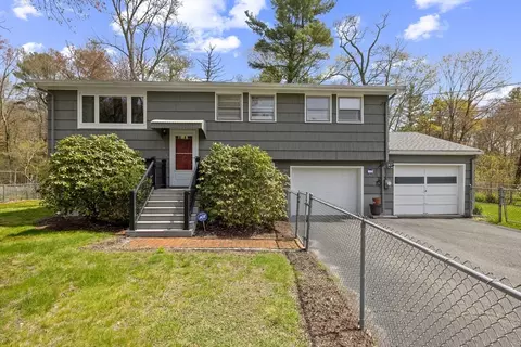 38 Hilltop Dr, Burlington, MA 01803