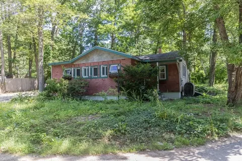 43 Spec Pond Ave, Lancaster, MA 01523