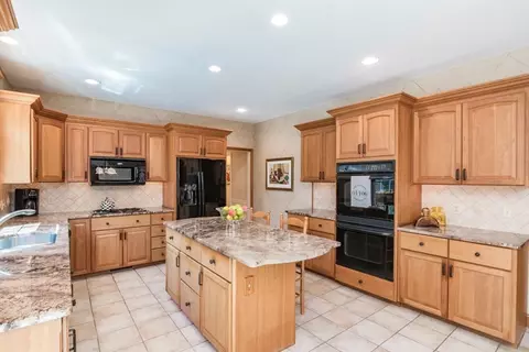 68 Pendleton Ln, Longmeadow, MA 01106 photo 19