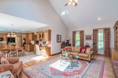68 Pendleton Ln, Longmeadow, MA 01106 photo 14