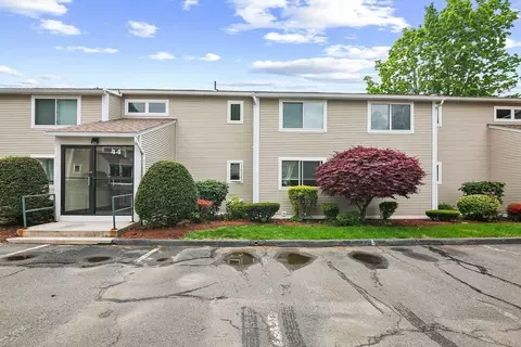44 Saint Kolbe Dr #C, Holyoke, MA 01040