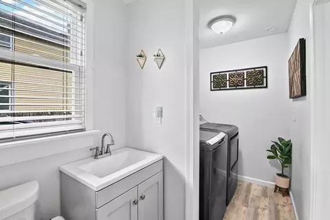 76 Marble St, Springfield, MA 01105 photo 12
