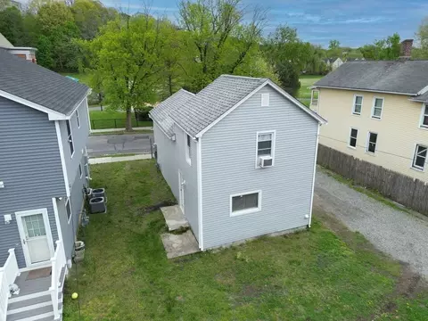 76 Marble St, Springfield, MA 01105 photo 3