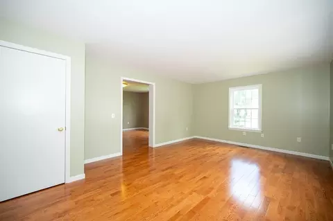 82 Valmor St, Worcester, MA 01604 photo 4
