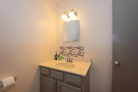 82 Valmor St, Worcester, MA 01604 photo 22