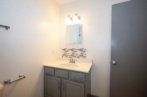 82 Valmor St, Worcester, MA 01604 photo 28