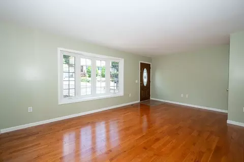 82 Valmor St, Worcester, MA 01604 photo 3