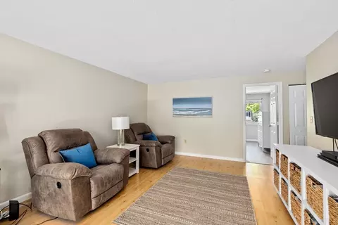 Living - 4 Beals Cove Rd #B, Hingham, MA 02043 photo 2 of 2