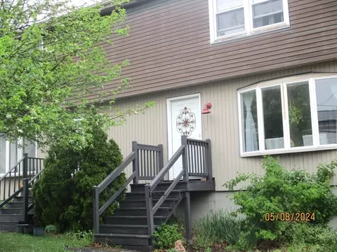 57 4th St, Worcester, MA 01602