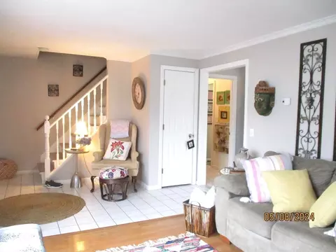 Entry Way - 57 4th St, Worcester, MA 01602 photo 2 of 3