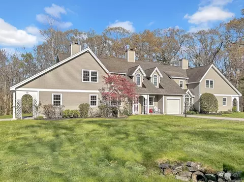 10 Ipswich Woods Dr #10, Ipswich, MA 01938