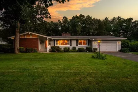 95 Glen Brook Ln, Longmeadow, MA 01106