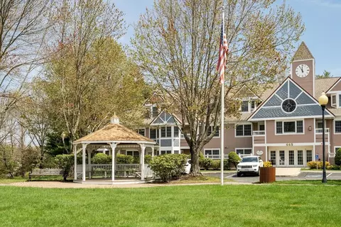 661 Lowell St #6, Lexington, MA 02420
