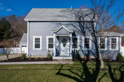 55 Thicket St, Weymouth, MA 02190