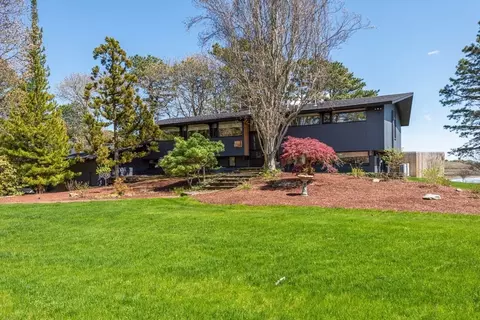 20 Maritime Dr, Wareham, MA 02571 photo 2