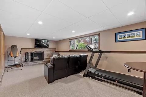 22 Ellis Dr, Worcester, MA 01609 photo 14