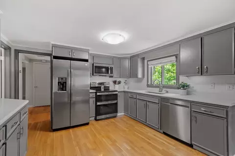 22 Ellis Dr, Worcester, MA 01609 photo 4