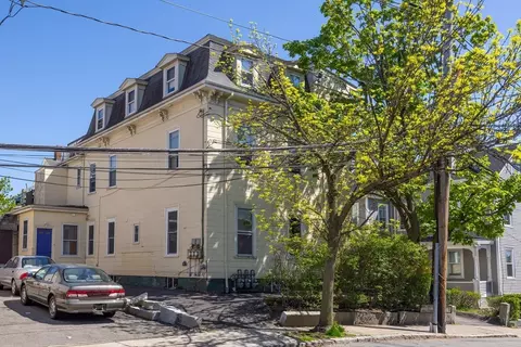 92 Glen St, Somerville, MA 02145