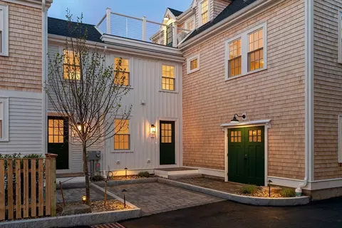 143 Derby St #2, Salem, MA 01970